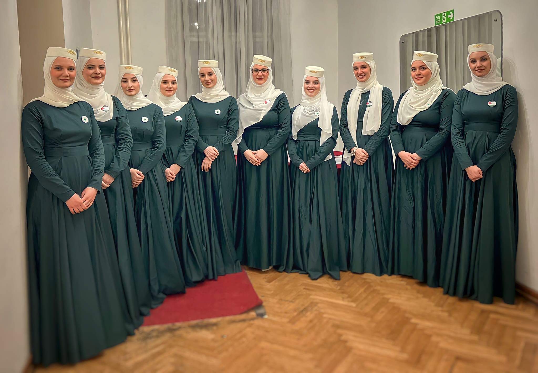 469556983_883558890428782_3935197468609089020_n (1).jpg - Hor 